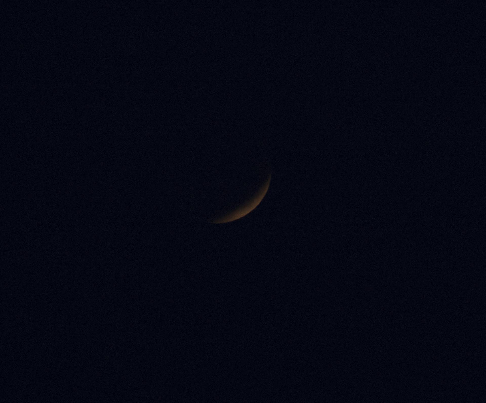 L''eclissi di luna a Ostia